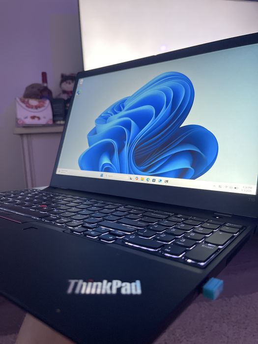Lenovo ThinkPad T15 – i7 Gen 11, 32GB RAM, SSD 512GB