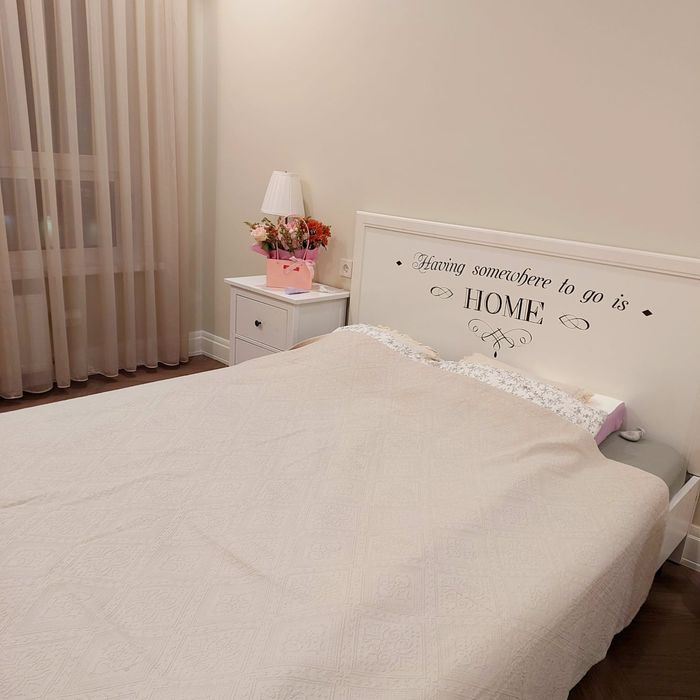 Кровать двухспальная с матрацом