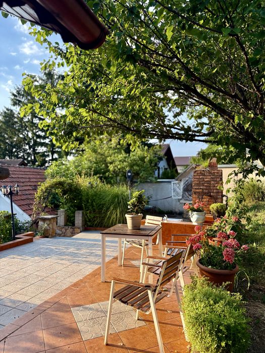 Casa De Inchiriat cu Ciubar si Jacuzzi Cuvin