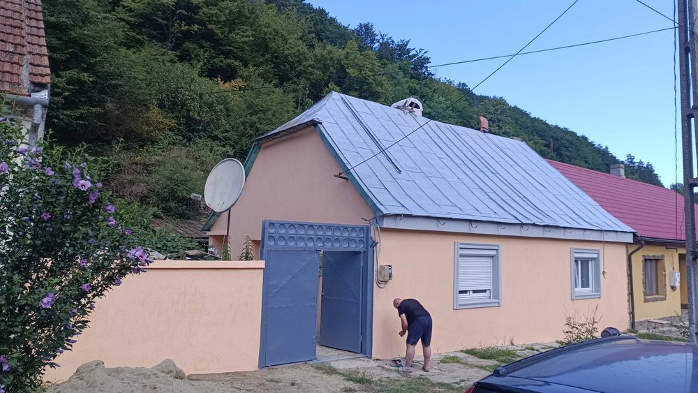 Vând casă în Văliug