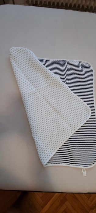 Paturite bebe 4 buc + 4 scutece albe bumbac