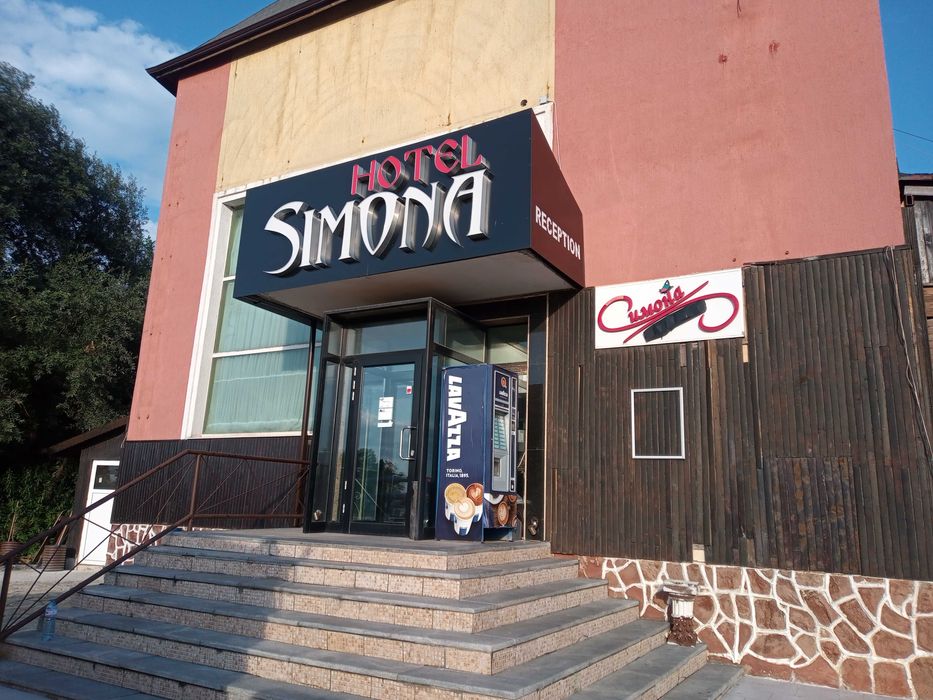 Светещи букви. Светеща реклама. Широкоформатен печат.