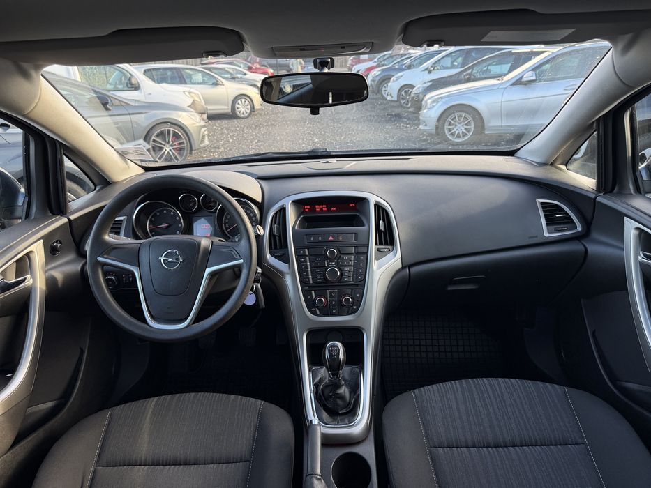 Opel Astra J  / 2010 / benzina / euro 5 / credit / rate /