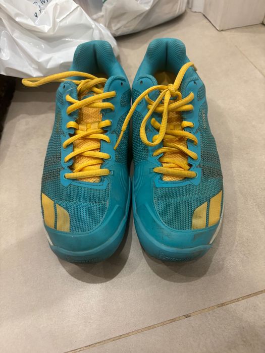 Кроссовки женские