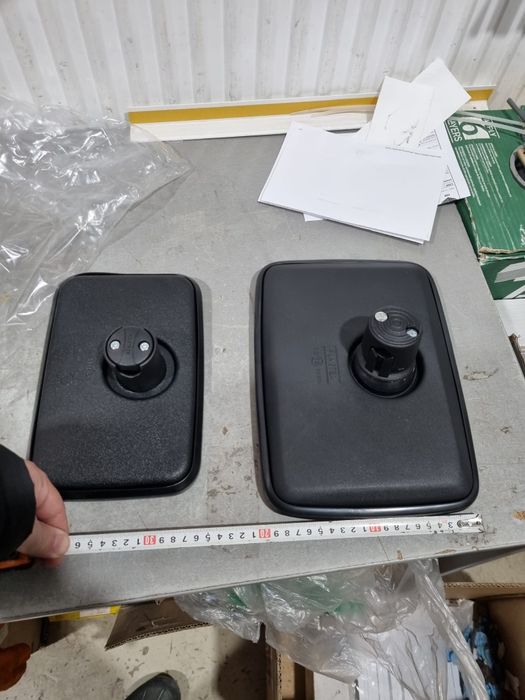 Oglinda tractor john deere preț 250 lei se poate trimite prin