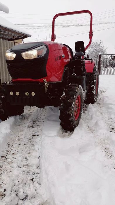 Vând tractor 30 CP