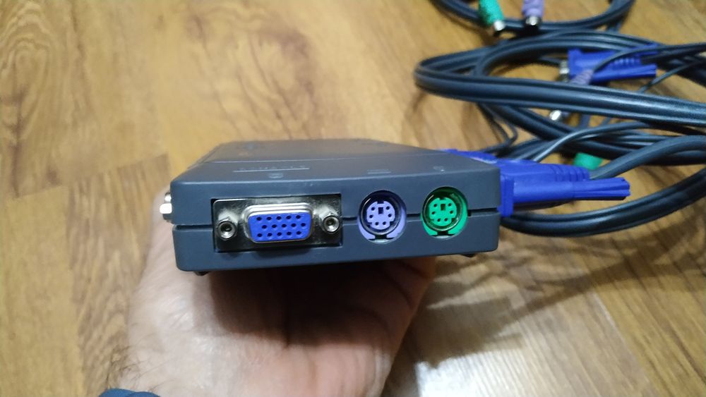 Switch 4 porturi