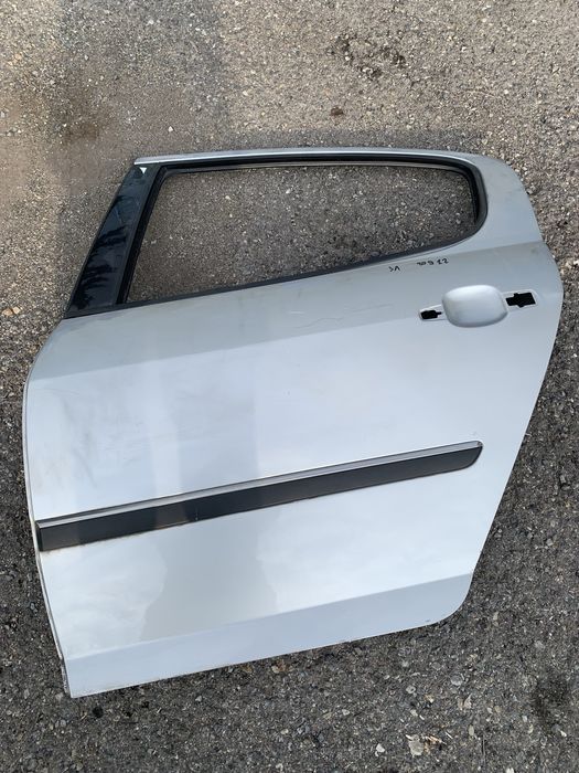 Предна задна лява врата пежо 407 peugeot 407