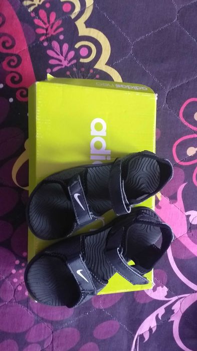 Детски сансали на найк 30-60лв и пантофи 26,28, 30, 32,33-10лв.брой