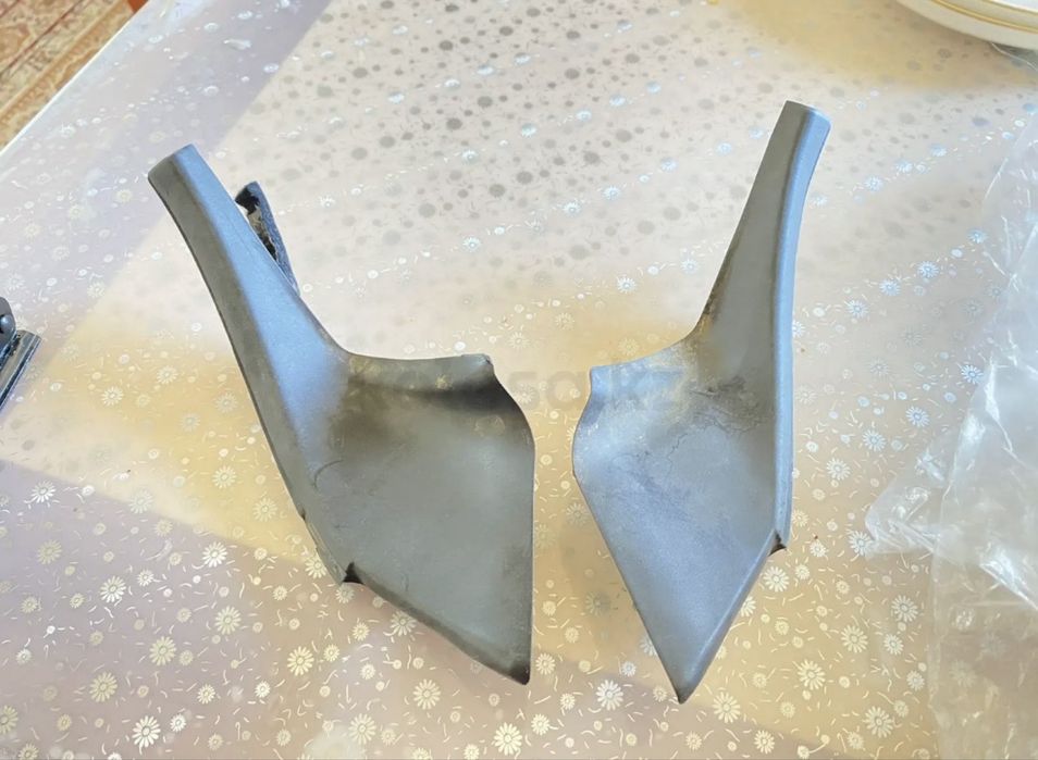 Toyota Prado , уголок, уплотнитель 2 шт