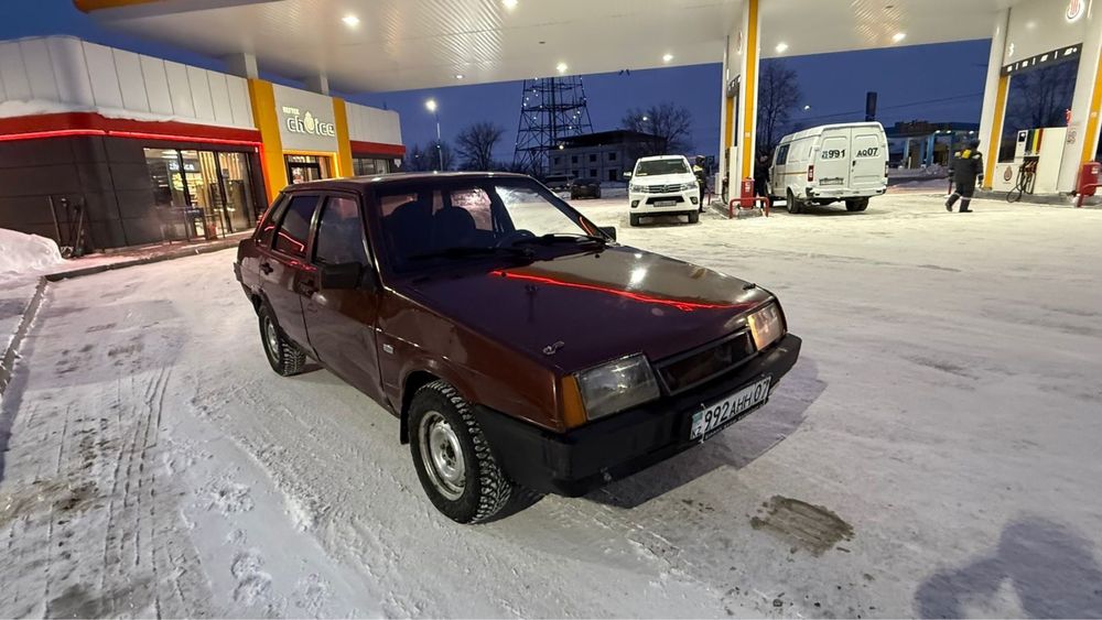 Продам Ваз 2199 , цена 400 000 тг тор у капота