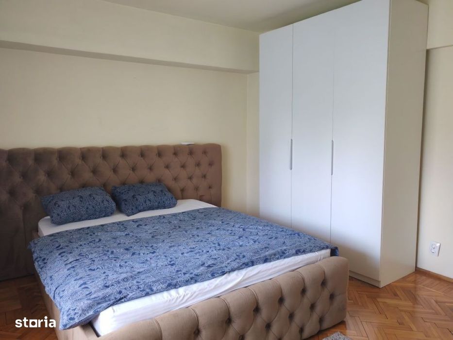 Unirii Bulevard colt cu Nerva Traian, ap. 2 camere pregatit pt mutare