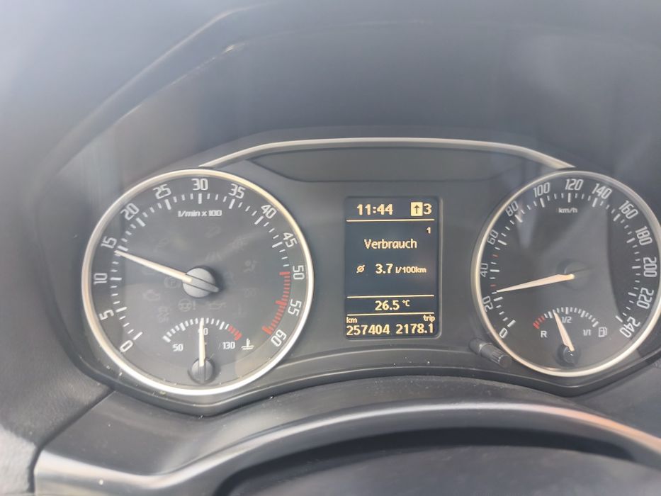 SKODA Octavia 2013 — imagine 3