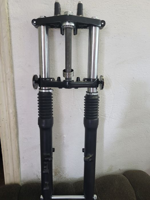 Передняя вилка для мотоцикла