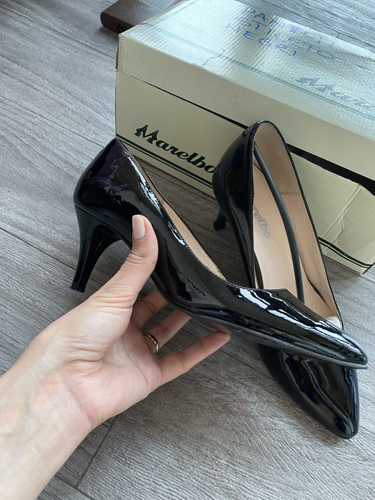 Pantofi stiletto