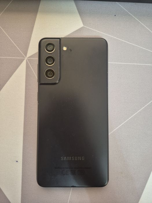 Продаю Samsung s21 FE б/у