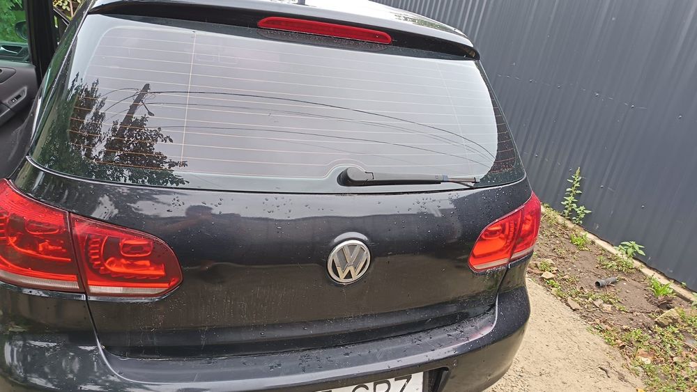 Vând Volkswagen Golf VI