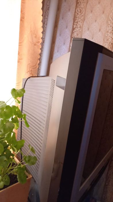 Продам телевизор