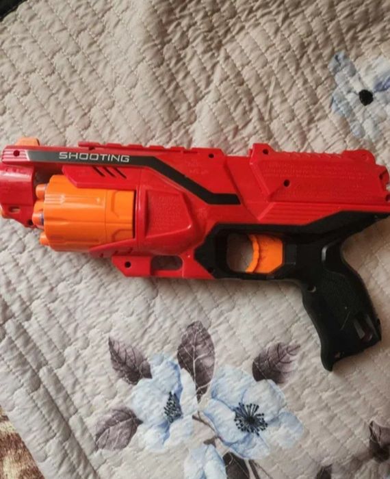 Продам пистолет с пульками