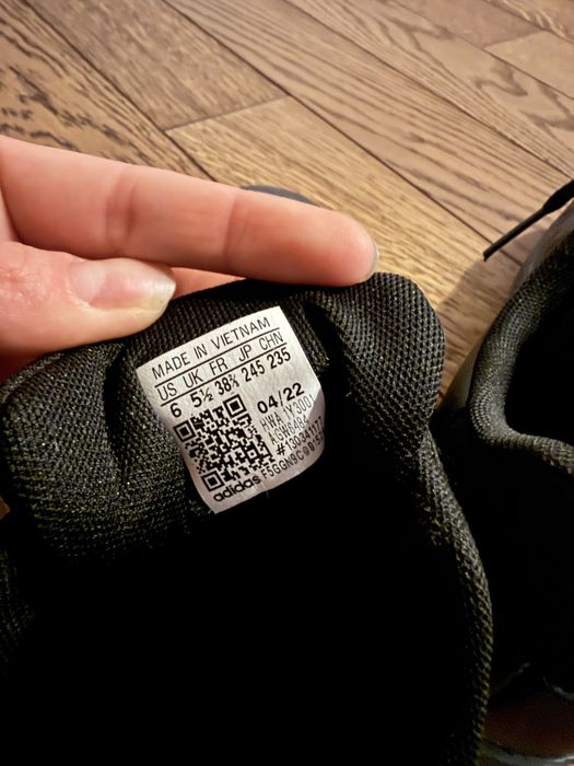 Adidasi marime 38