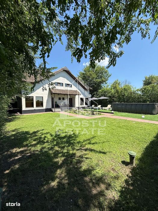 Pensiune amenajata de vanzare, 10 camere, 10 bai, 2 bucatarii, Delta D