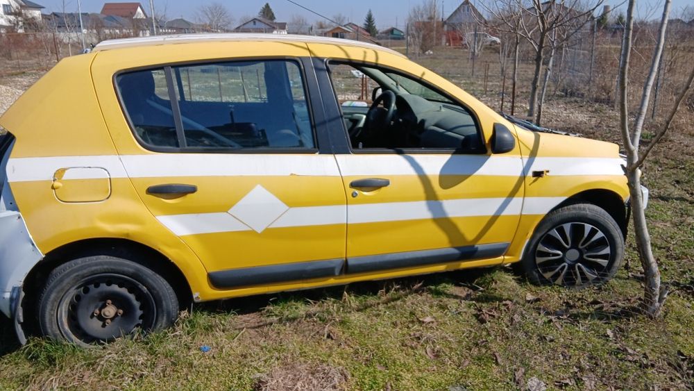 Use , stânga dreapta  sandero 1 stânga dreapta