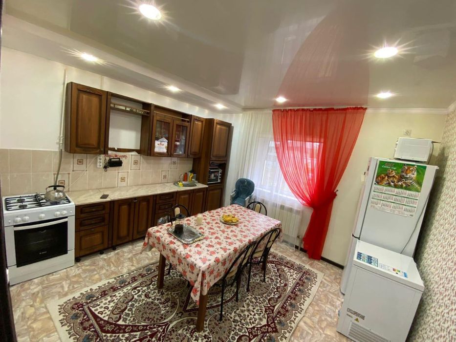 Срочно продается саманный  дом, мансардный  тёплый  13- микрорайон  37