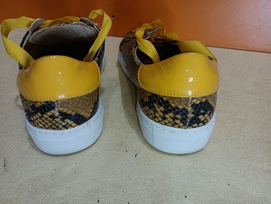 Кожени сникърси N 40 - 29 лв