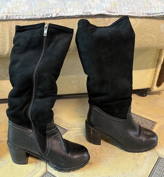 Продам женские сапоги