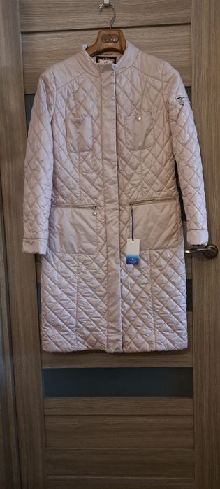 Женская куртка стильная