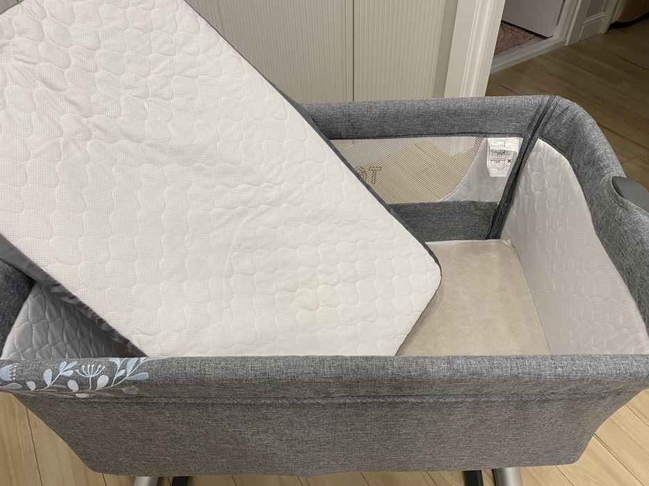 Продам приставную колыбель