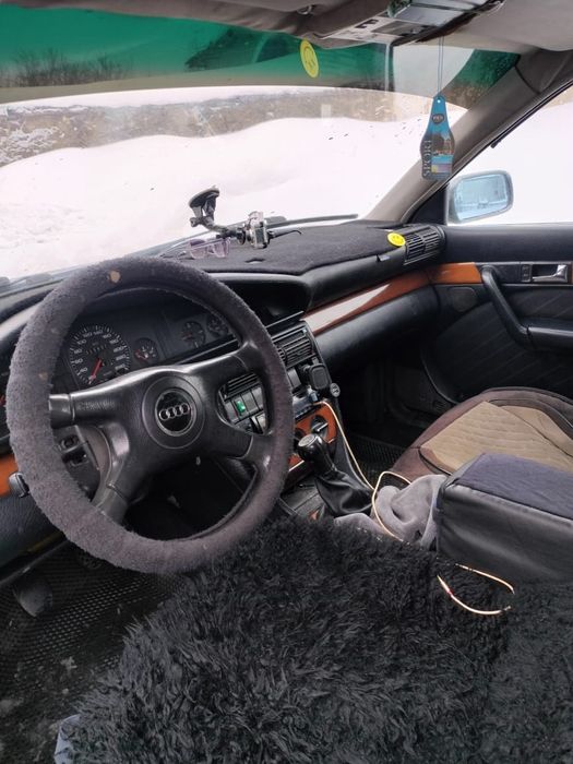 Продам Ауди 100 механика