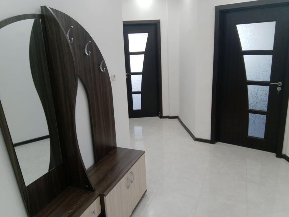 Дава се под наем Тристаен апартамент в Харманли - 94 кв.м за 328.95 € - Снимка #1