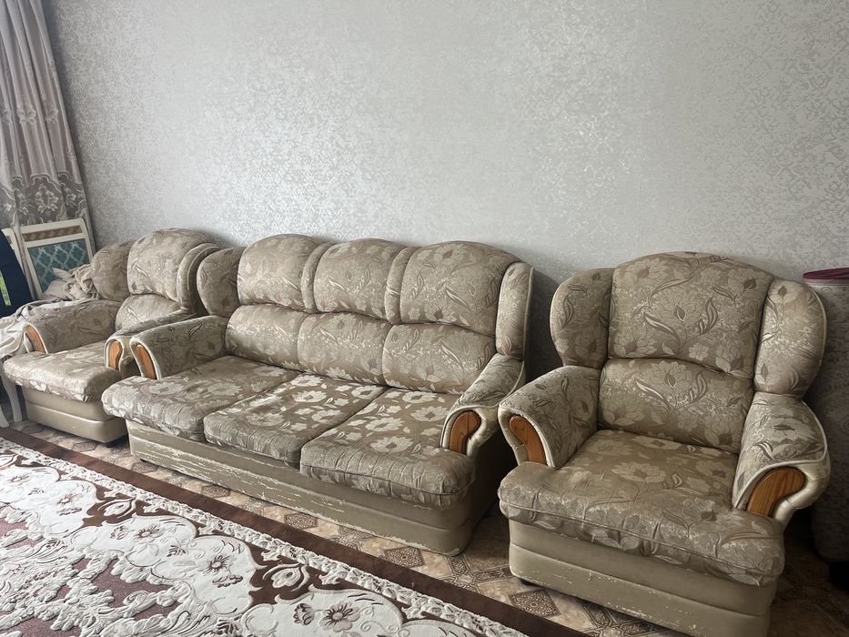 Продам Диван б/у