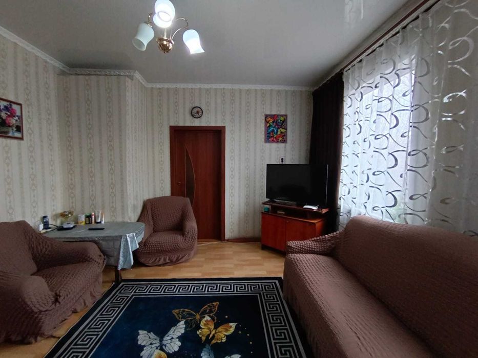 Продаю 4 комнатный дом в Пришахтинске.