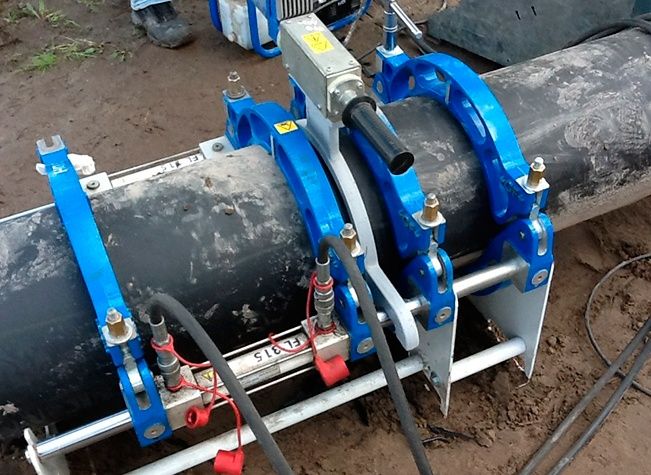 Экскаватор и пайка труб