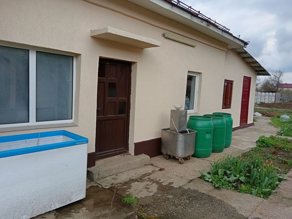 Casa de vânzare, strada Reconstrucției, nr. 15