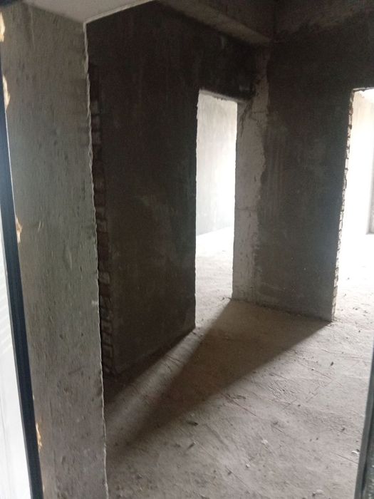 Обу хает 2/4/12 квартира сотилади. 54.03 квадрат. Нархи 55500 .