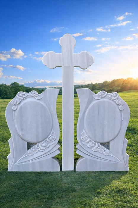 Monumente funerare/cruci din marmura