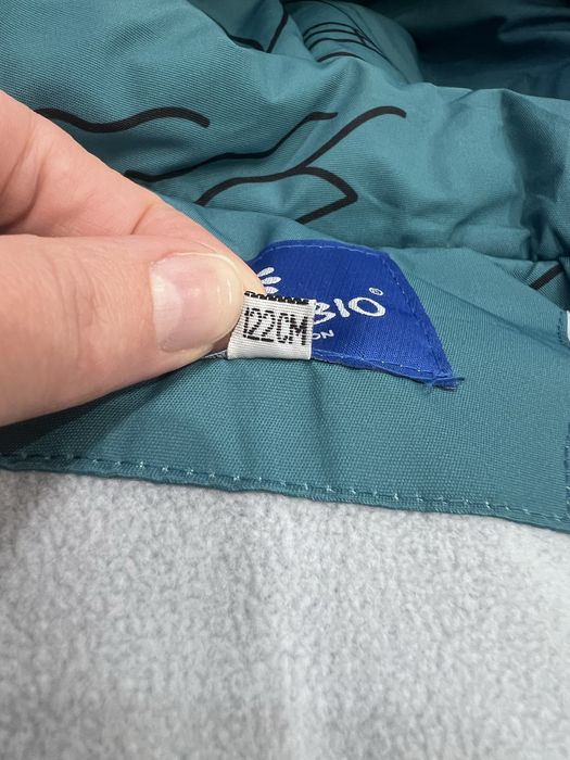 Продам куртку зимнюю на мальчика