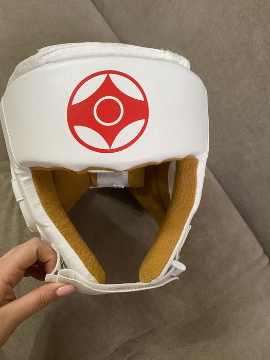 Продам шлем для единоборств