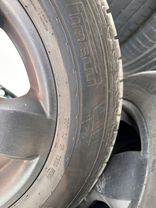 Джанти за Mercedes 16” с гуми Pirelli 225/60 R16C