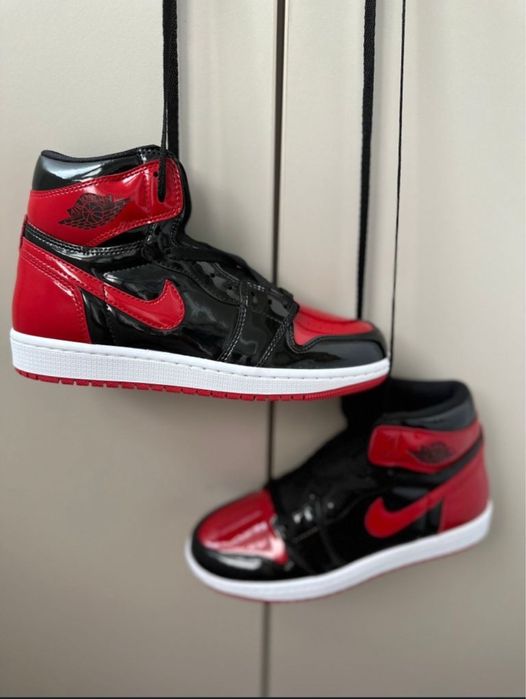 Air Jordan 1 High Patent Bred