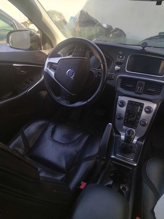 Volvo v40 vânzare