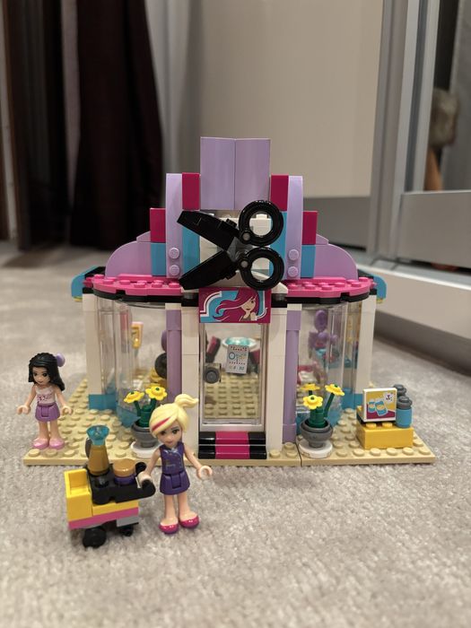 Lego friends salonul