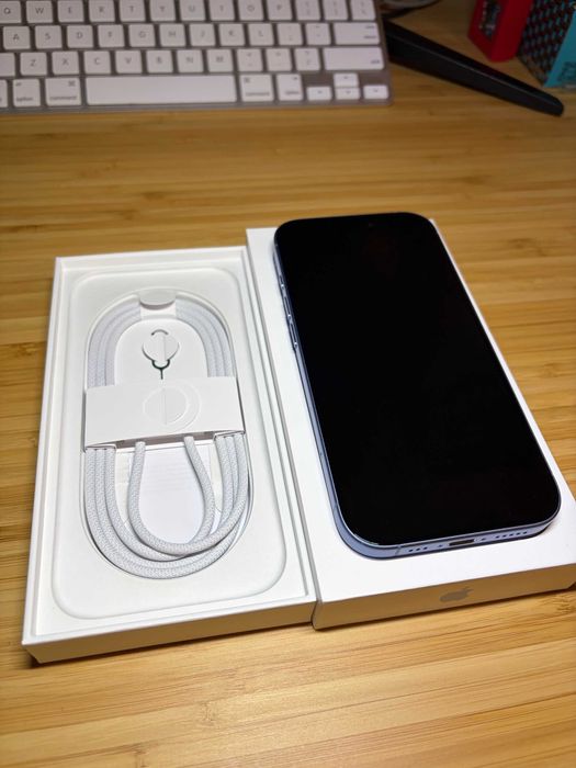 Vand iPhone 17 256GB baterie 100%, neverlocked, impecabil, ca nou