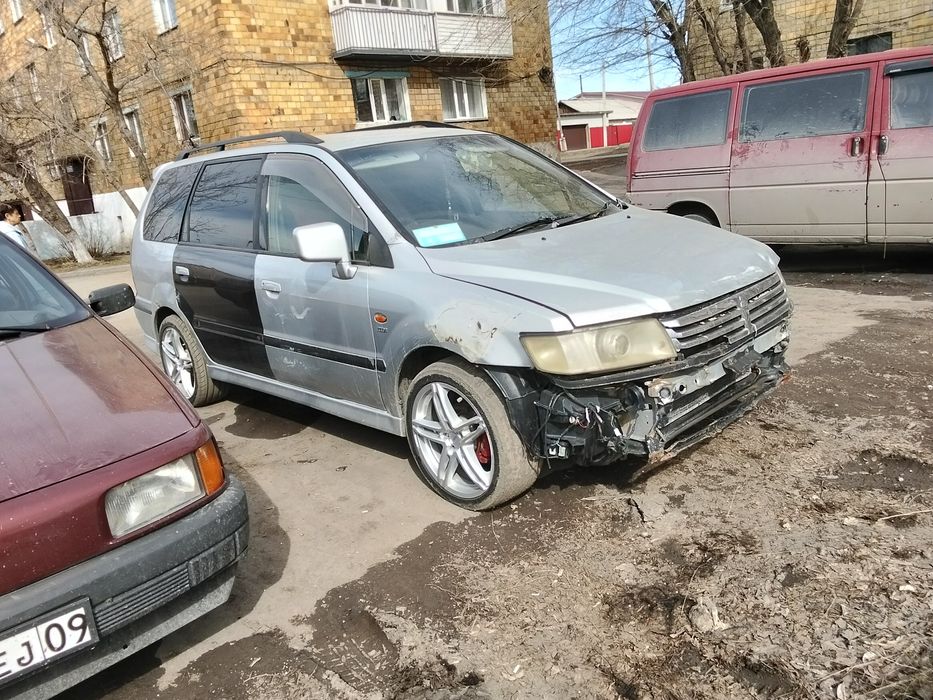 Продам mitsubishi chariot