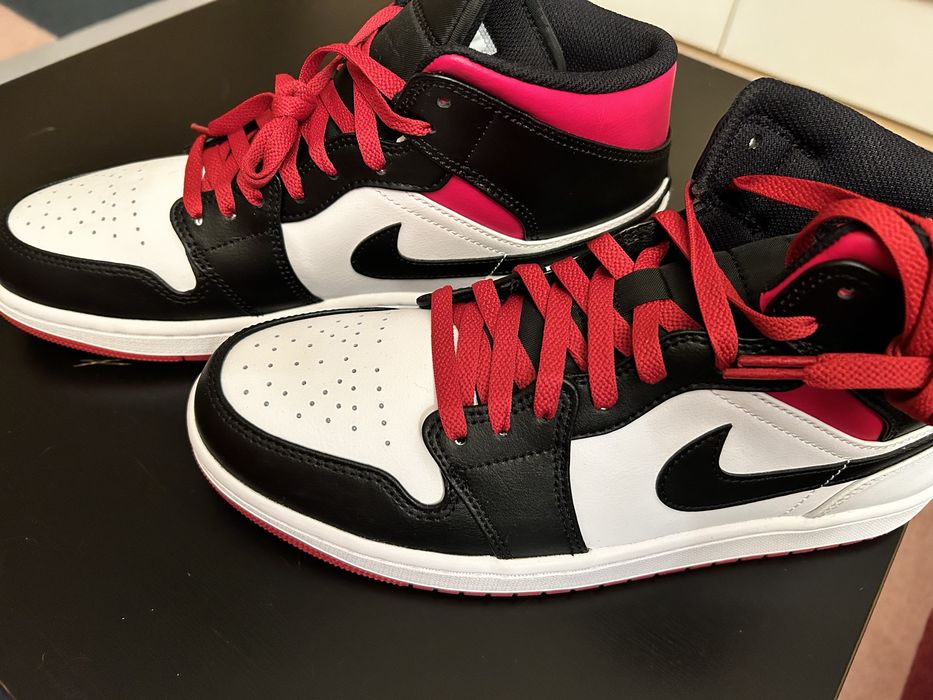 Air Jordan 1 Mid NOI