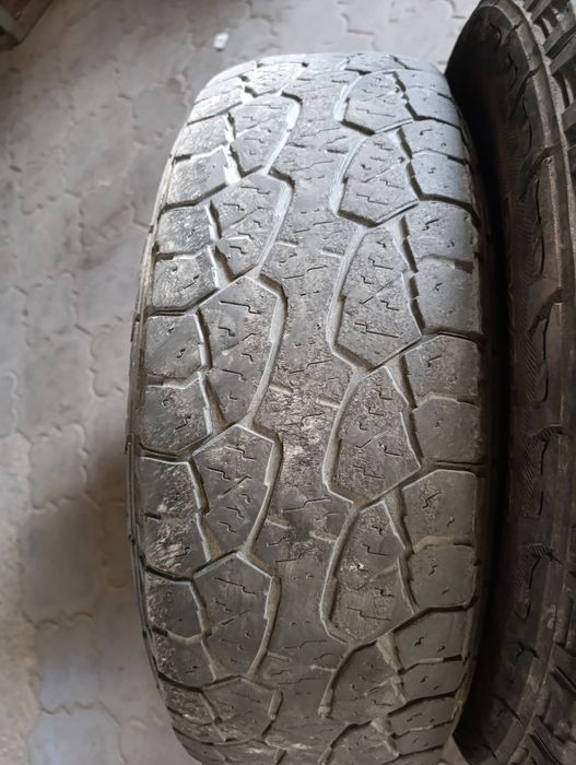 235/75/15 продам комплект