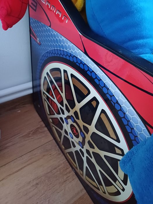 Vând pătuț .comoda și noptiera